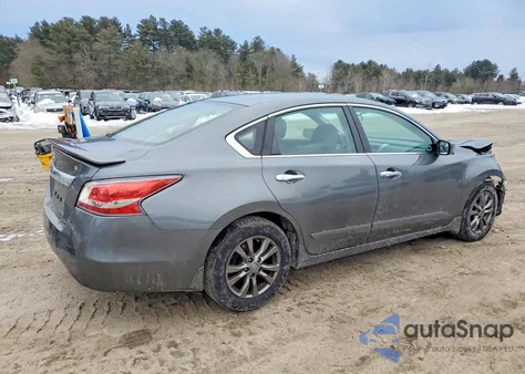 2015 Nissan Altima 2.5 z USA, uszkodzony, nr VIN 1N4AL3AP6FN394792